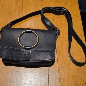 Chic Black Crossbody Bag with Gold Accent